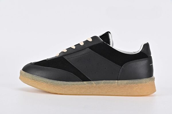 Margiela Lace up Low top Sneakers Black