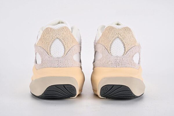 WRPD RUNNER SEA SALT SANDSTONE 4