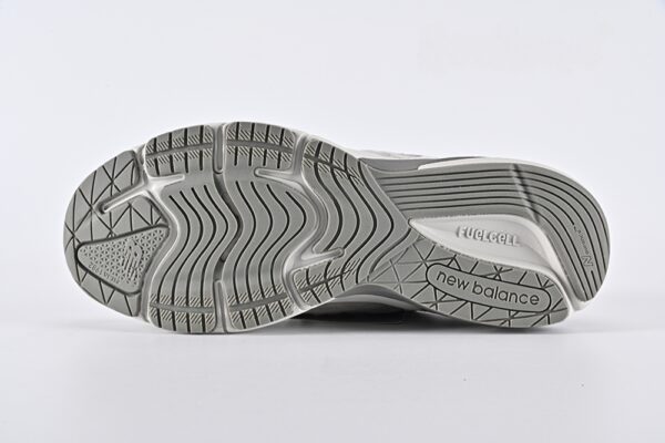 WTAPS 990v6 sneakers 3