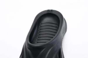Balenciaga Mold Slide Sandal Black5