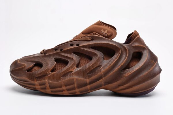 adiFOM Q Cosmic Way Runners Mars 2