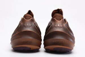 adiFOM Q Cosmic Way Runners Mars 4
