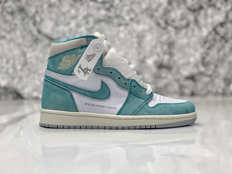 AIR JORDAN 1 RETRO HIGH OG TURBO GREEN00001 800x600 1