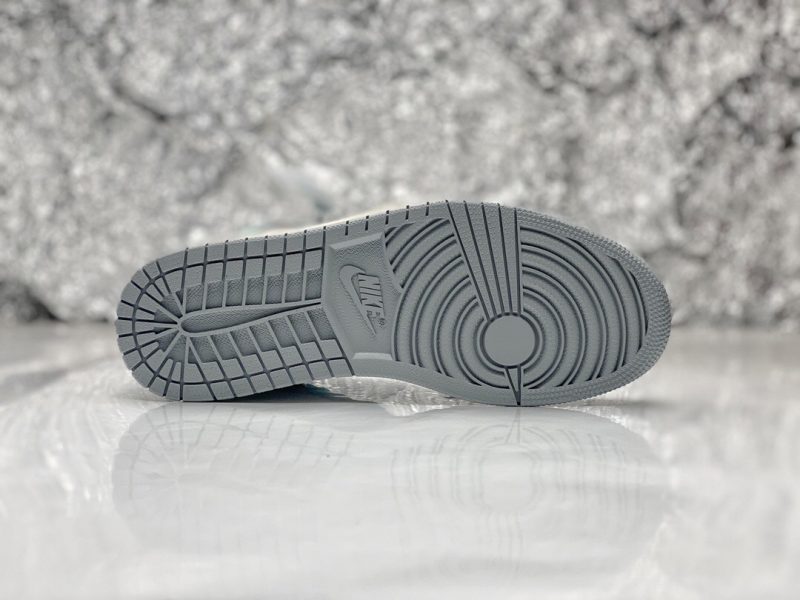 AIR JORDAN 1 RETRO HIGH OG TURBO GREEN00002 800x600 1