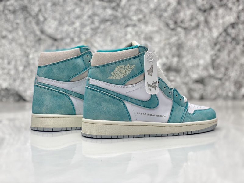 AIR JORDAN 1 RETRO HIGH OG TURBO GREEN00006 800x600 1
