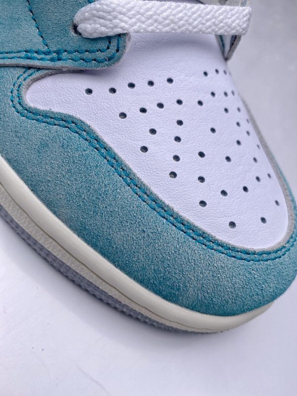 AIR JORDAN 1 RETRO HIGH OG TURBO GREEN00010 600x800 1