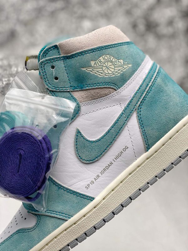 AIR JORDAN 1 RETRO HIGH OG TURBO GREEN00011 600x800 1