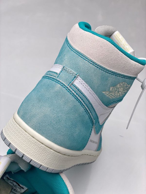 AIR JORDAN 1 RETRO HIGH OG TURBO GREEN00012 600x800 1