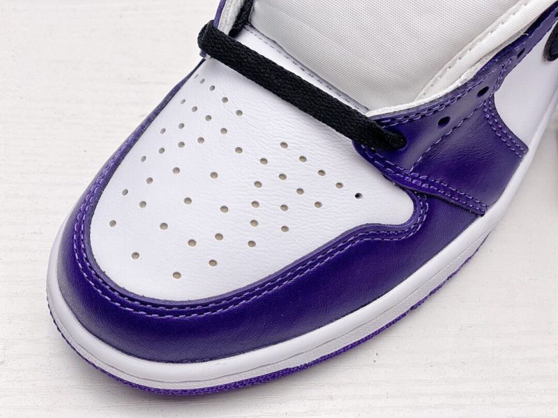 AIR JORDAN RETRO 1 HIGH OG COURT PURPLE 00005 800x600 1