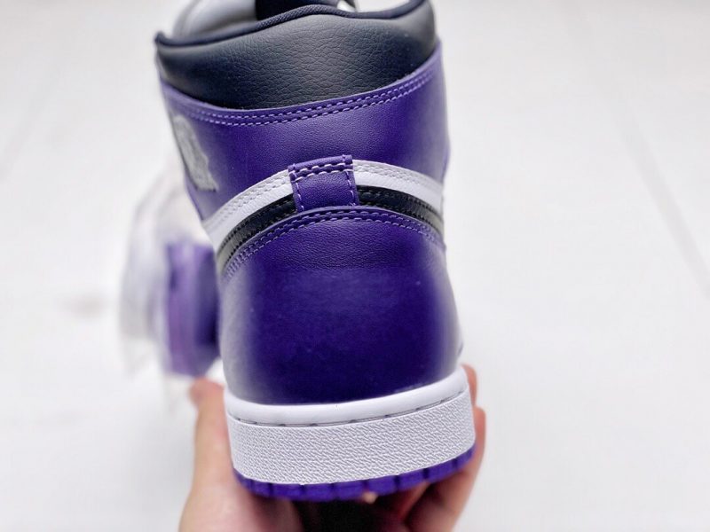 AIR JORDAN RETRO 1 HIGH OG COURT PURPLE 00007 800x600 1