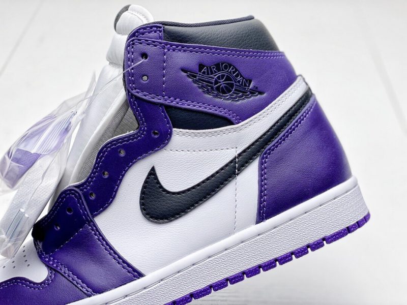AIR JORDAN RETRO 1 HIGH OG COURT PURPLE 00008 800x600 1