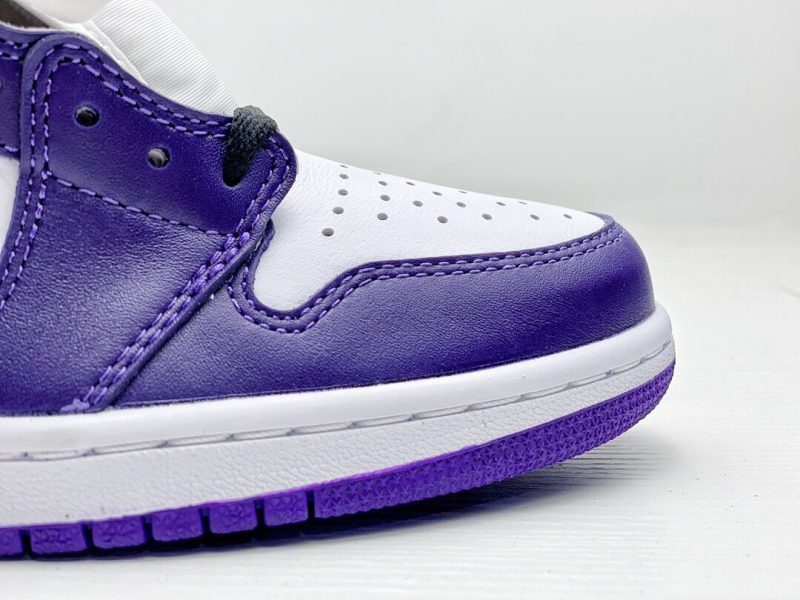 AIR JORDAN RETRO 1 HIGH OG COURT PURPLE 00009 800x600 1