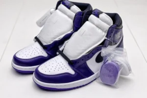 AIR JORDAN RETRO 1 HIGH OG COURT PURPLE 00015 800x600 1