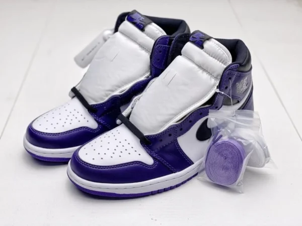 AIR JORDAN RETRO 1 HIGH OG COURT PURPLE 00015 800x600 1