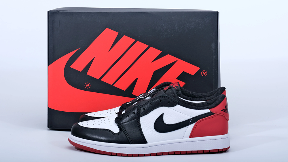 Air Jordan 1 Retro Low OG Black Toe 2023 replica 2