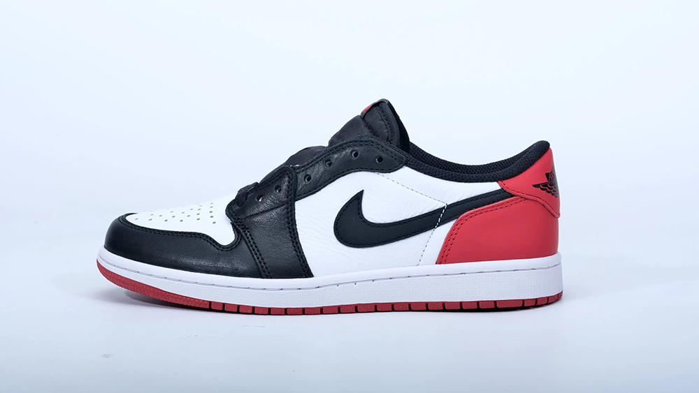 Air Jordan 1 Retro Low OG Black Toe 2023 replica 3