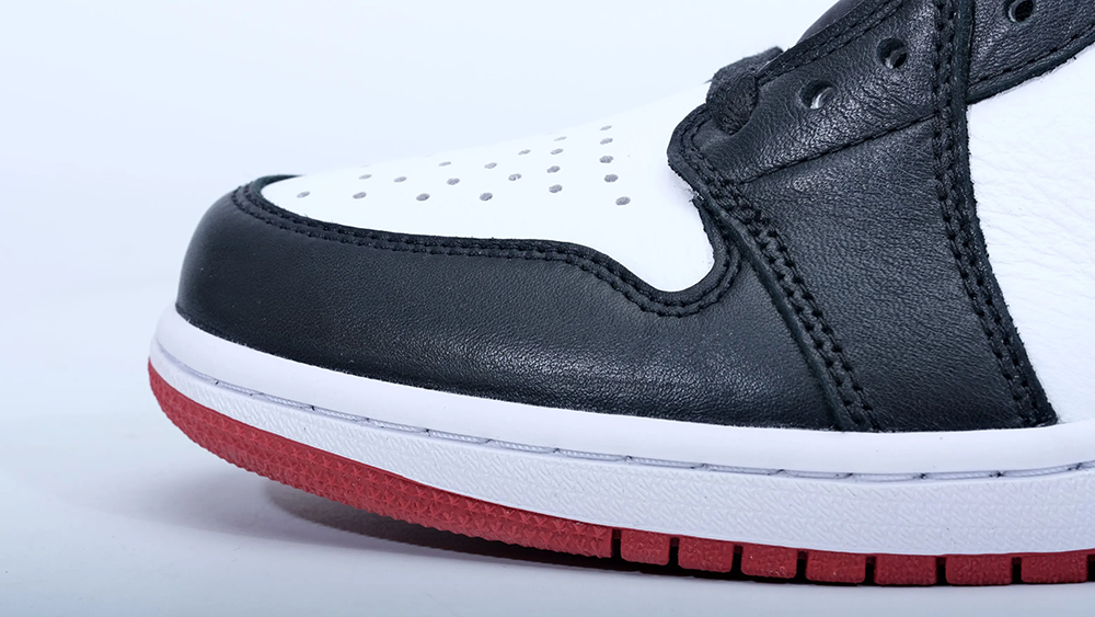 Air Jordan 1 Retro Low OG Black Toe 2023 replica 8
