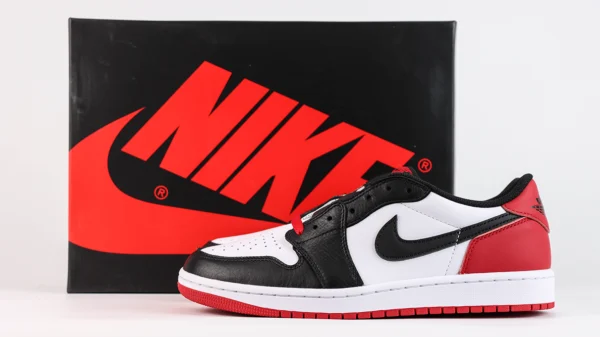 Air Jordan 1 Retro Low OG Black Toe Reps9