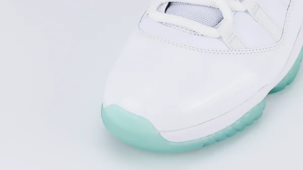 Air Jordan 11 Retro Legend Blue Reps2
