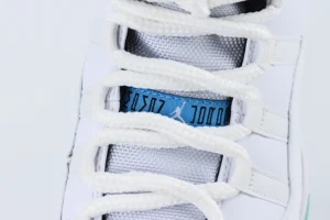 Air Jordan 11 Retro Legend Blue Reps3
