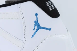 Air Jordan 11 Retro Legend Blue Reps4