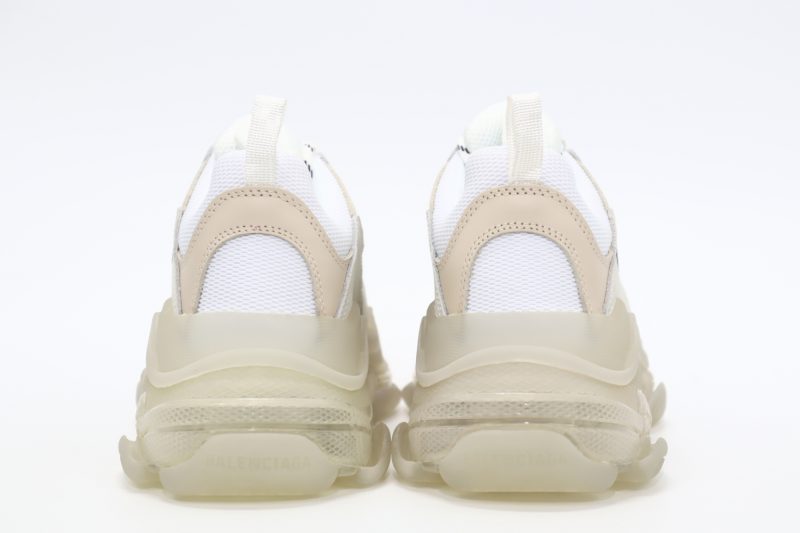 BALENCIAGA TRIPLE S CLEAR SOLE SNEAKER WHITE 2 1 800x533 1