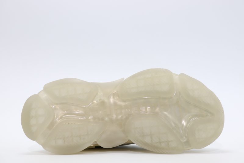 BALENCIAGA TRIPLE S CLEAR SOLE SNEAKER WHITE 4 800x533 1
