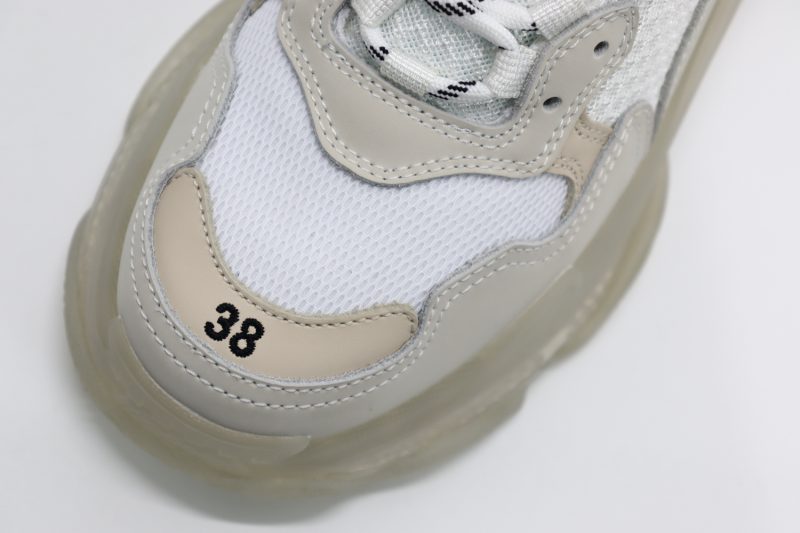 BALENCIAGA TRIPLE S CLEAR SOLE SNEAKER WHITE 7 800x533 1