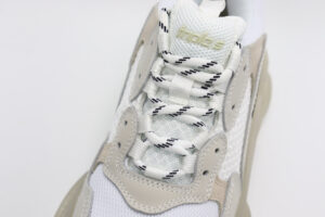 BALENCIAGA TRIPLE S CLEAR SOLE SNEAKER WHITE 8