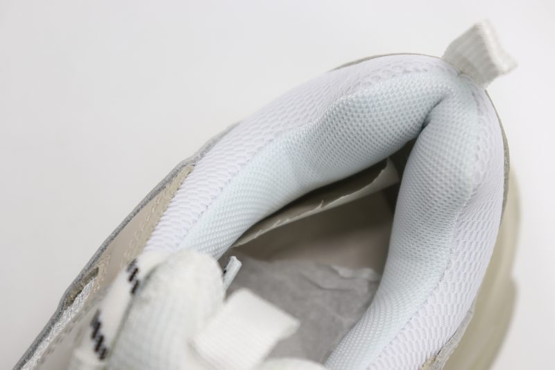 BALENCIAGA TRIPLE S CLEAR SOLE SNEAKER WHITE 9 800x533 1