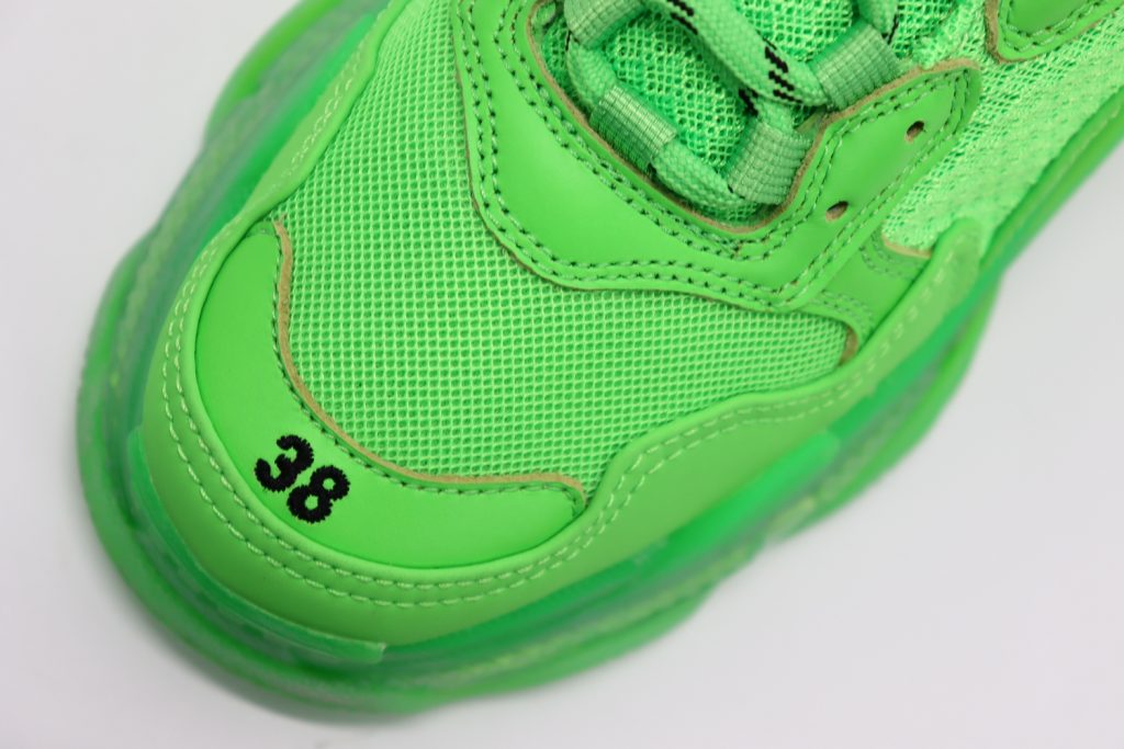 BALENCIAGA TRIPLE S GREEN 38 7 1024x683 1