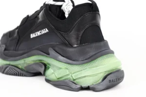 BALENCIAGA TRIPLE S SNEAKER BLACK GREEN 10