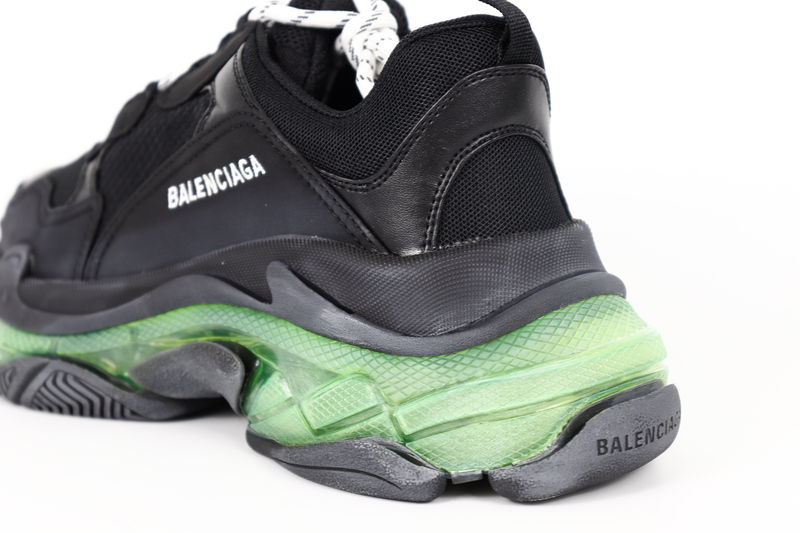 BALENCIAGA TRIPLE S SNEAKER BLACK GREEN 10