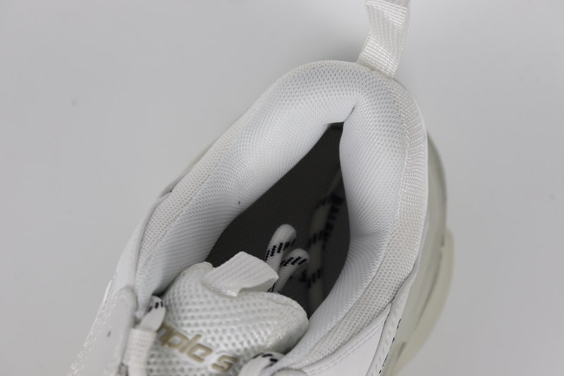 BALENCIAGA WHITE TRIPLE S SNEAKER 1