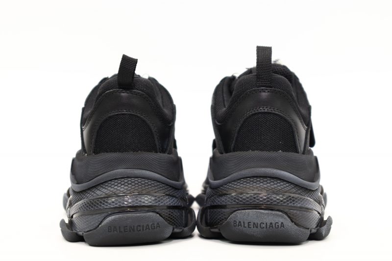 Balenciaga Triple S Black 2 800x533 1