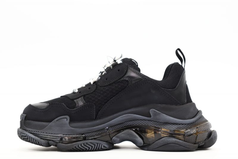Balenciaga Triple S Black 4 800x533 1