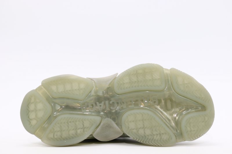 Balenciaga Triple S Grey 37 4 800x533 1