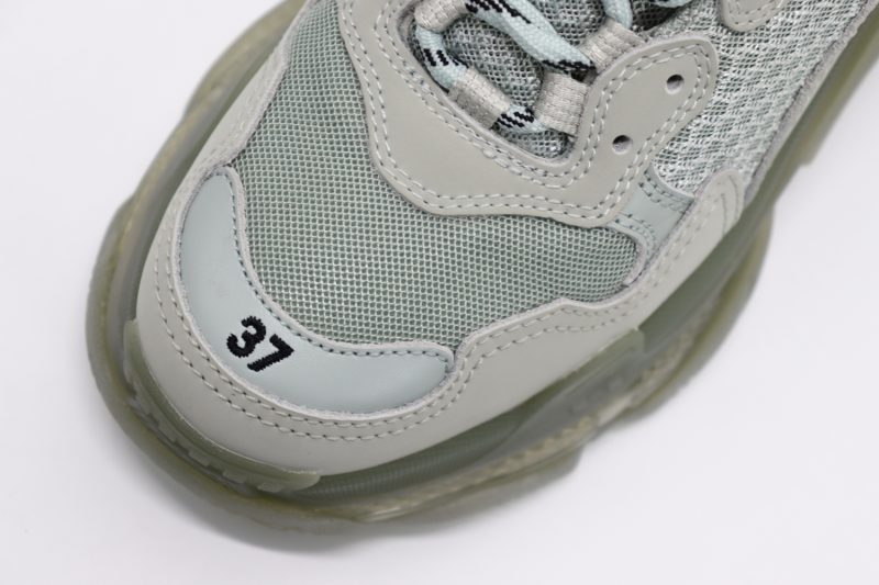 Balenciaga Triple S Grey 37 7 800x533 1