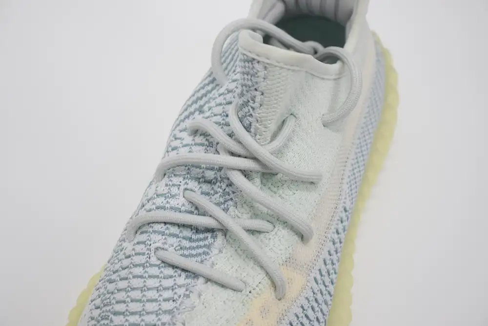 CLOUD WHITE REFLECTIVE00008