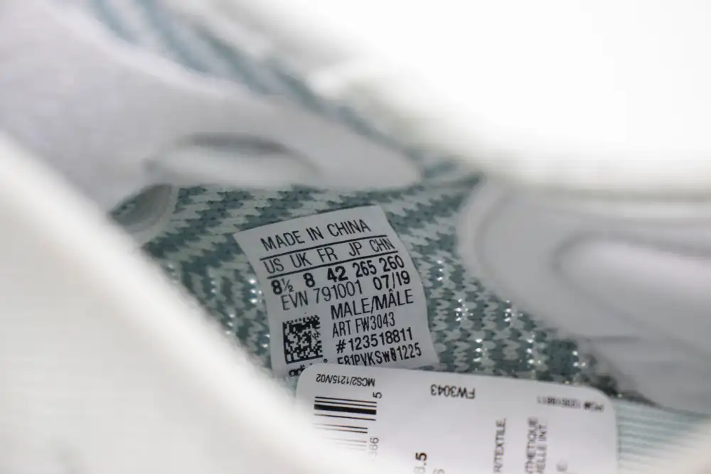 CLOUD WHITE REFLECTIVE00012