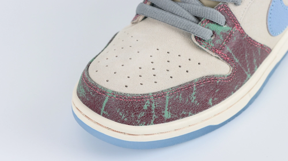 Crenshaw Skate Club x Dunk Low SB 3