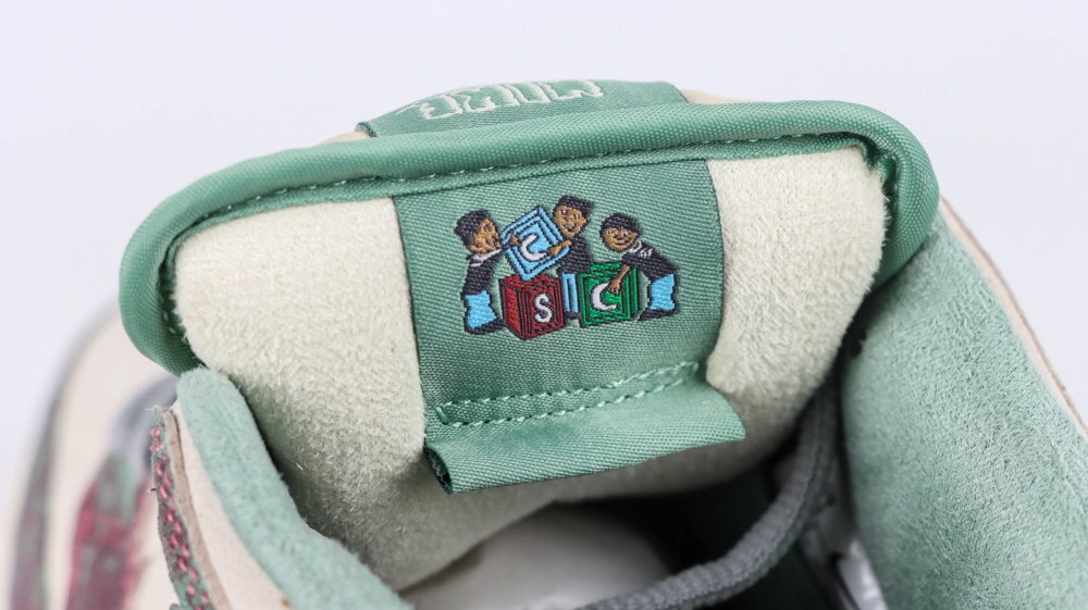 Crenshaw Skate Club x Dunk Low SB 6