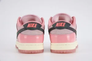 Dunk Low LX Barbie Womens00008