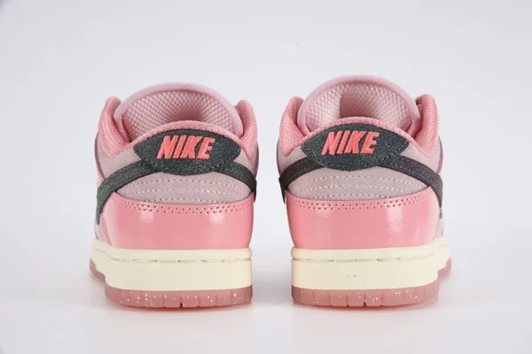 Dunk Low LX Barbie Womens00008