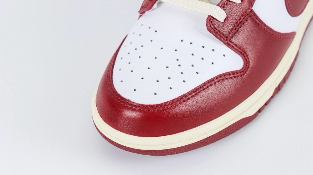 Dunk Low Premium Vintage Red Reps 3