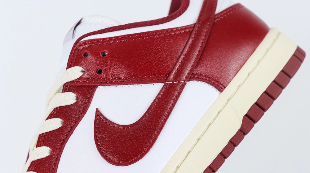 Dunk Low Premium Vintage Red Reps 4