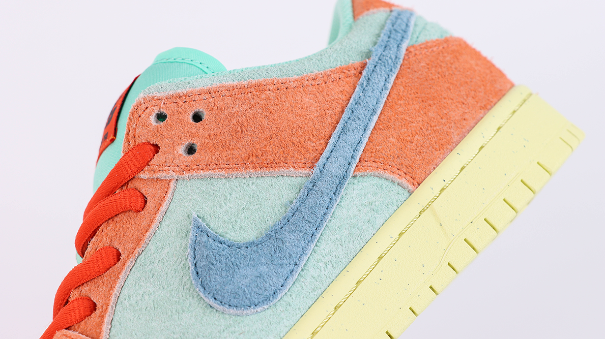 Dunk Low SB Orange Emerald Rise Reps1