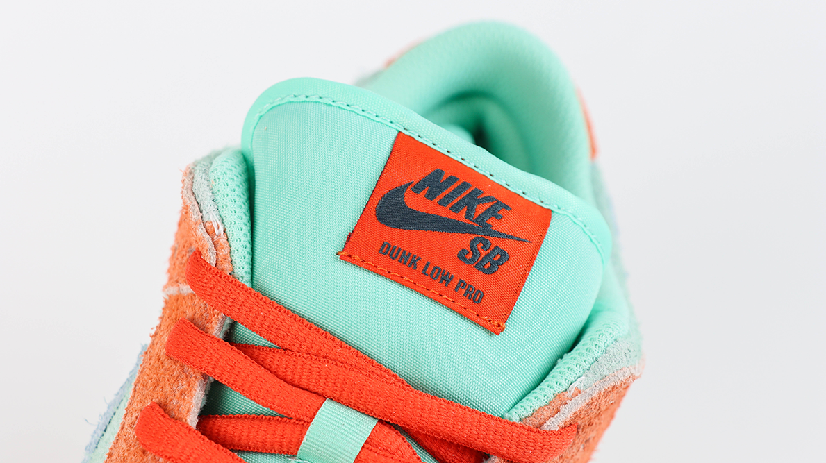 Dunk Low SB Orange Emerald Rise Reps2