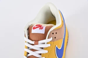Dunk Low SB Premium Newcastle Brown Ale7