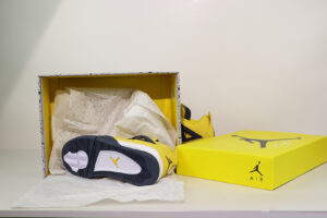 Jordan 4 Retro Lightning (2021) Reps 3 IMG 6253 1